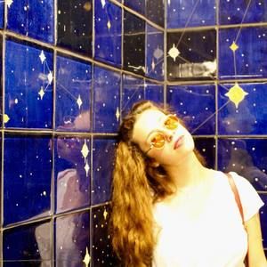 Meet your Posher, Danielle